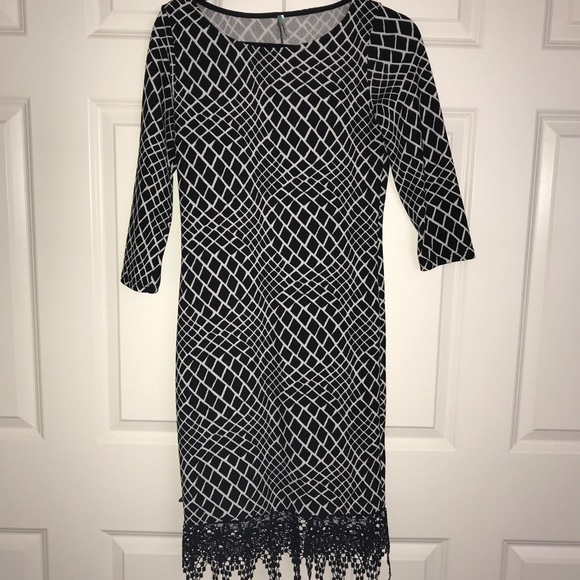 Great Printed Midi Dress! Nice fit Great stretch - Picture 4 of 7